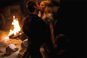 Amanda Seyfried en Shiloh Fernandez in Red Riding Hood