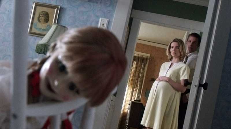 Kijk 2 trailers Annabelle, prequel van The Conjuring