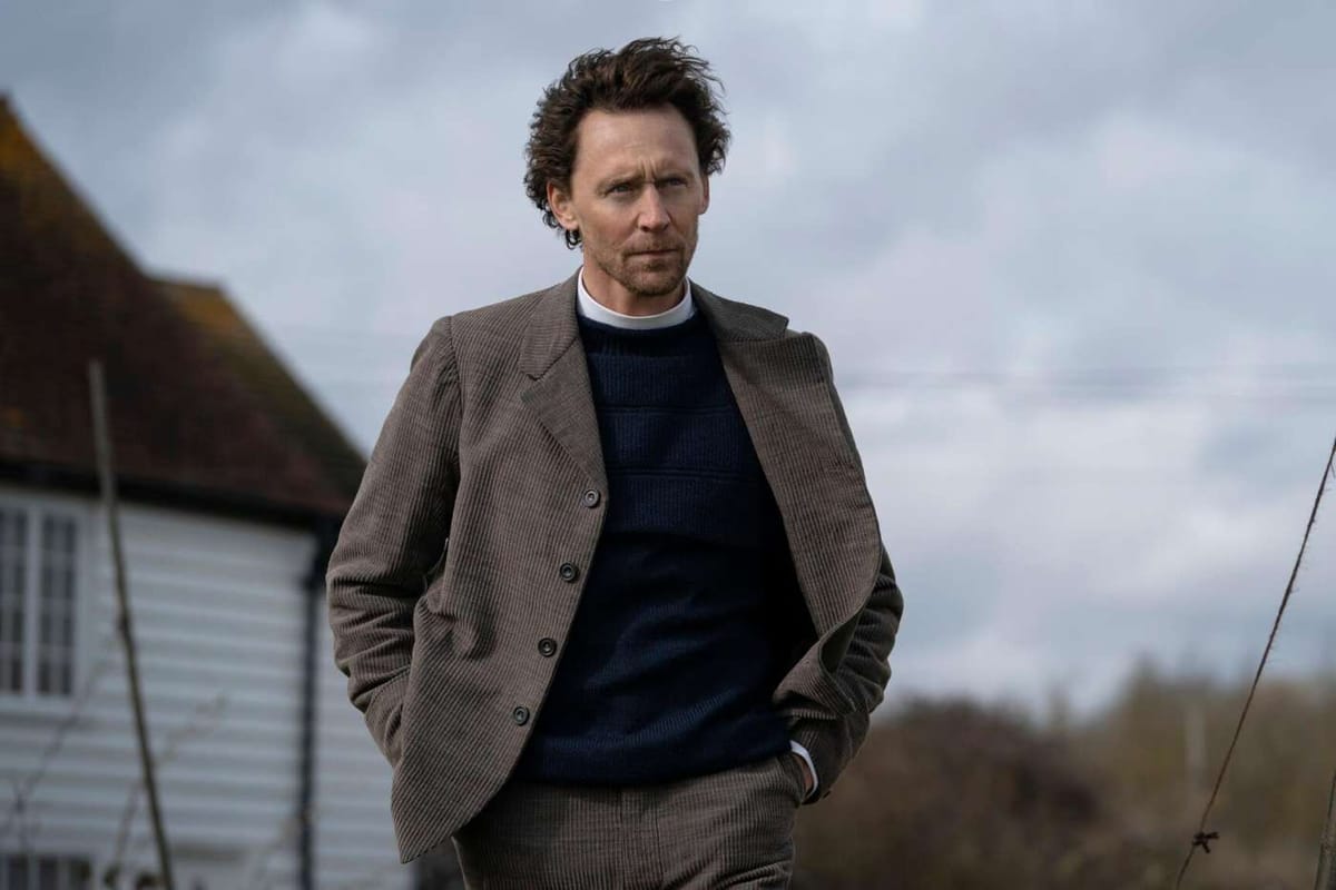 Tom Hiddleston jaagt op gigantisch zeemonster in "The Essex Serpent"