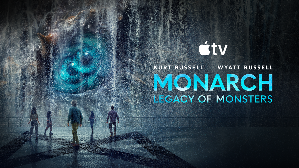Afbeelding van een groep mensen die naar een monsteroog kijken, met de titel van de serie Monarch: Legacy of Monsters erop van Apple TV