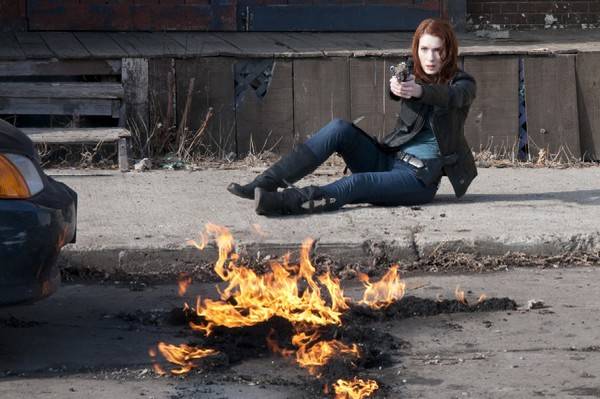 RED: Felicia Day jaagt als Roodkapje op weerwolven