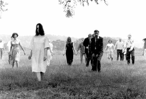 Night of the Living Dead kijken op een kerkhof?