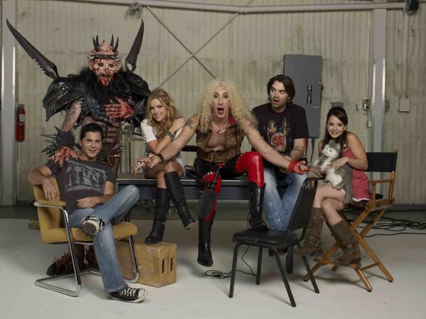 Horror/sitcom Holliston krijgt tweede seizoen