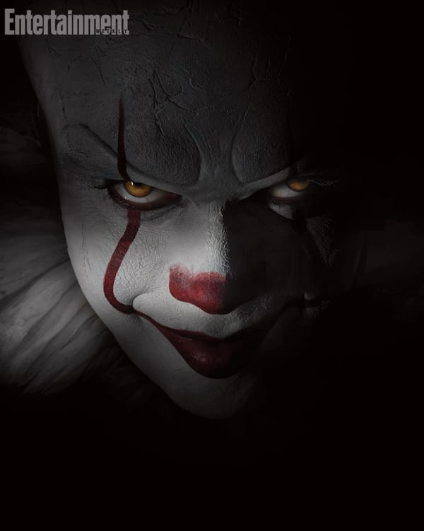 Foto: Bill Skarsgård ziet er eng uit als Pennywise in IT