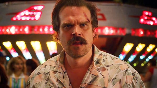 'Stranger Things'-ster David Harbour is heel blij met seizoen 4
