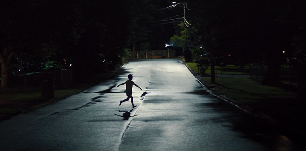 Recensie: 'Weapons' - Zach Cragger mixt mysterie, spanning en horror tot een dodelijke drop