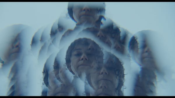 Trailers en poster - Perkins heeft de smaak te pakken met Keeper